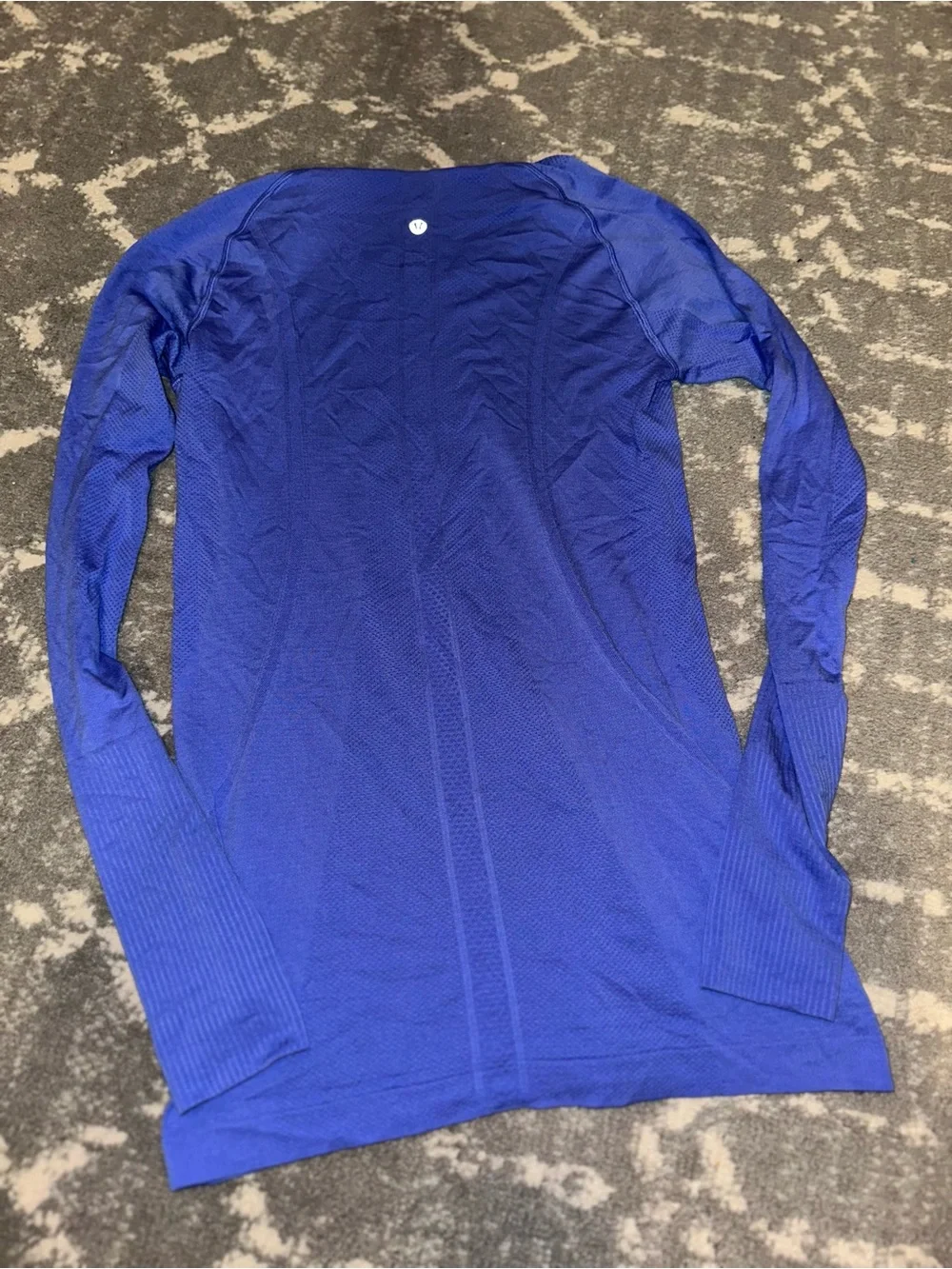 Lululemon swiftly tech long sleeve size 8